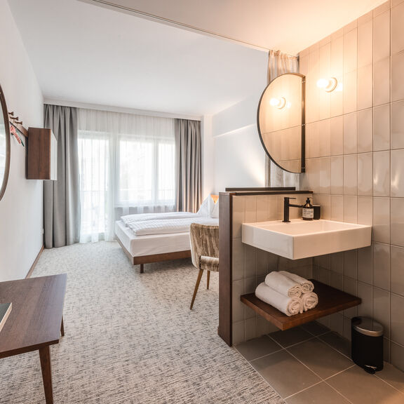 Magdas HOTEL City Classic Double Balcony web 03 c Julia Geiter