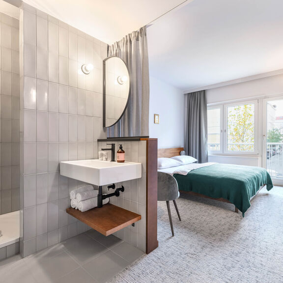 Magdas HOTEL Vienna City Classic Double Balcony c BWM Architekten Severin Wurnig