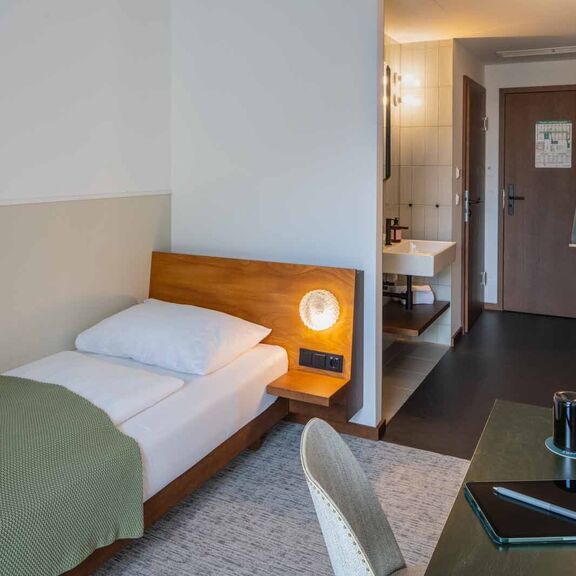 Magdas HOTEL Classic Singlec Walter Luttenberger2