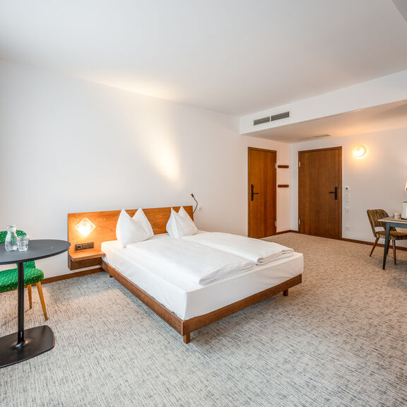 Magdas HOTEL City barrier free room web 11 c Julia Geiter