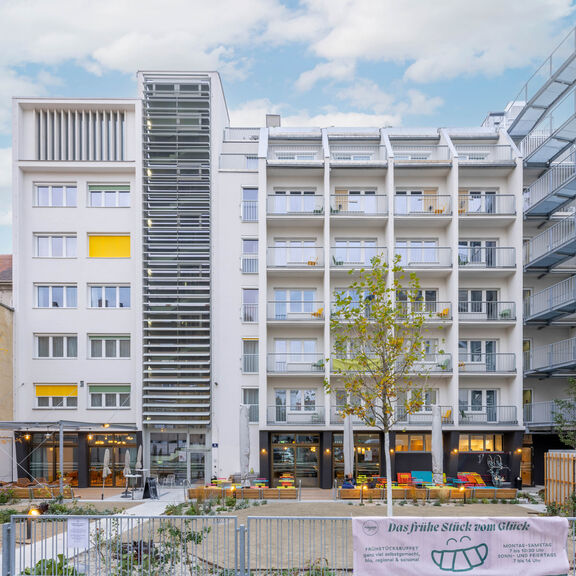 Magdas HOTEL Vienna City Rueckansicht Krummgasse c BWM Architekten Severin Wurnig